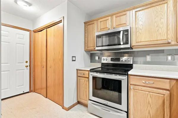 733 Broderick DR NE #D, Cedar Rapids, IA 52402