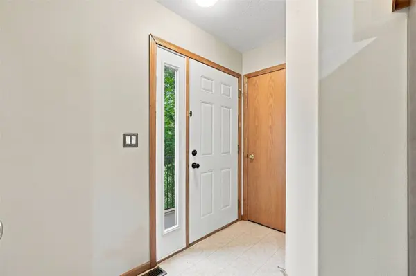 733 Broderick DR NE #D, Cedar Rapids, IA 52402