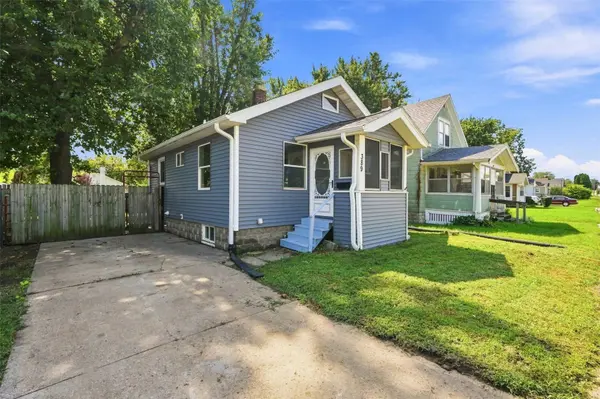 389 16th Ave SW, Cedar Rapids, IA 52404