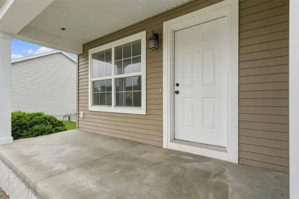 9515 Grand Oaks DR NE, Cedar Rapids, IA 52402