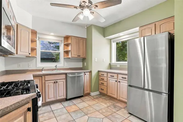 1070 H AVE NW, Cedar Rapids, IA 52405