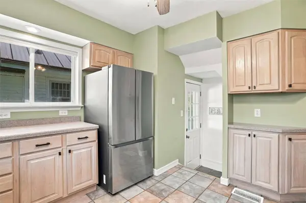 1070 H AVE NW, Cedar Rapids, IA 52405