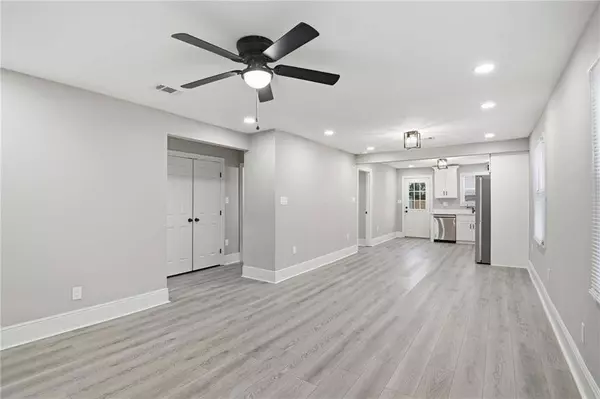 402 WALLACE DR, New Orleans, LA 70122