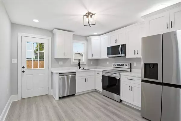 402 WALLACE DR, New Orleans, LA 70122