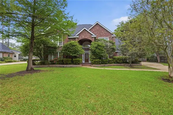 7017 EDGEWATER DR, Mandeville, LA 70471