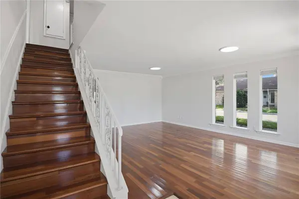 6001 W ESPLANADE AVE, Metairie, LA 70003