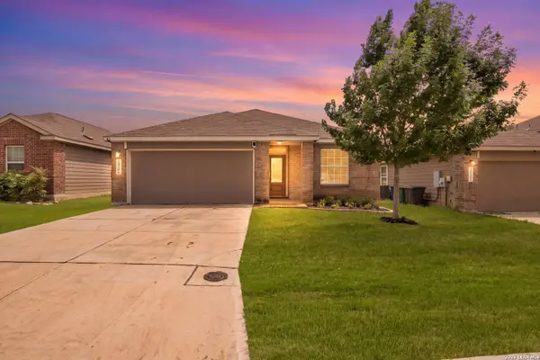 10306 MIDSUMMER MDW, Converse, TX 78109