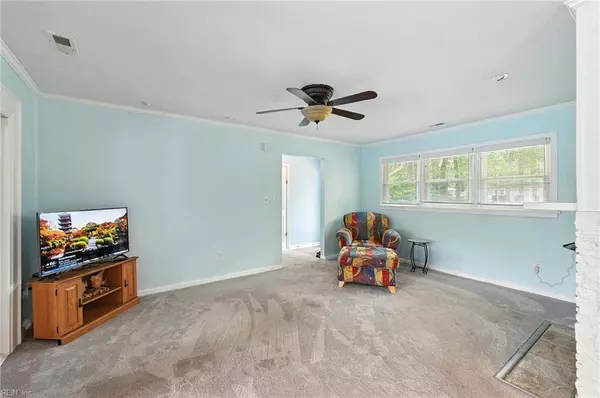 2149 Arbutus CIR, Chesapeake, VA 23323