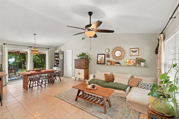 637 PRATT ST, Deland, FL 32720