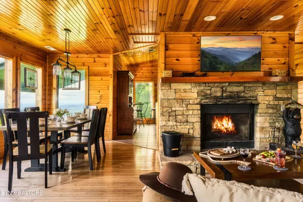 2226 St Moritz CT, Gatlinburg, TN 37738