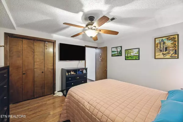 1410 Carowinds CIR, Maryville, TN 37803