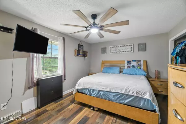 1410 Carowinds CIR, Maryville, TN 37803