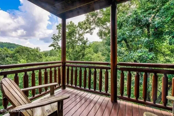 1056 Black Bear Cub WAY, Sevierville, TN 37862