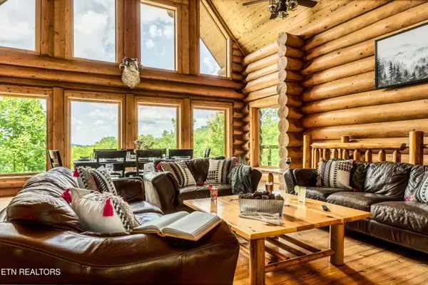 4314 Carolina Cove WAY, Pigeon Forge, TN 37863