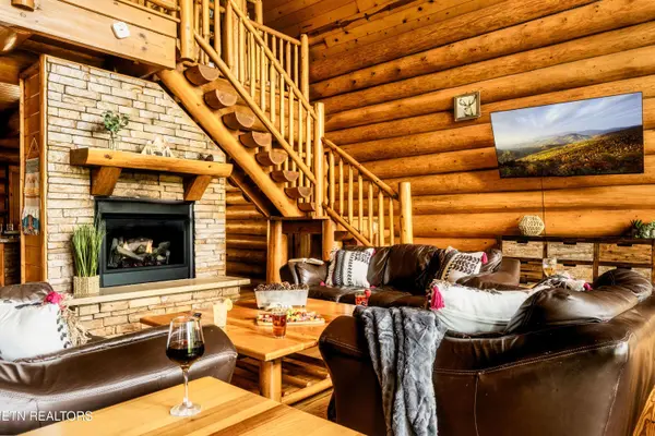 4314 Carolina Cove WAY, Pigeon Forge, TN 37863