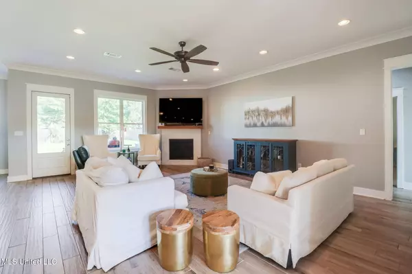 368 Goose Pointe Boulevard, Biloxi, MS 39531