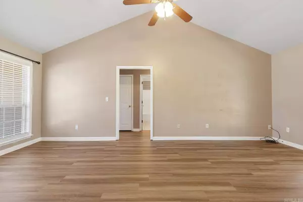 24 Sun Valley Drive, Cabot, AR 72023