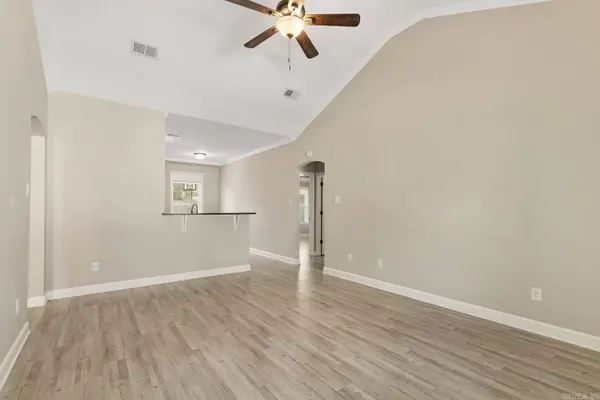 15 Woodhaven Drive, Cabot, AR 72023