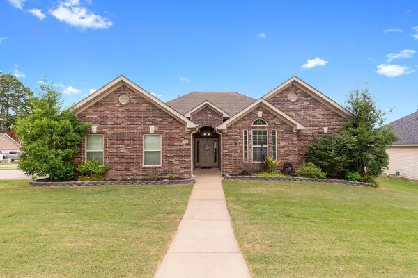 2104 Magna Carta Lane, Bryant, AR 72022