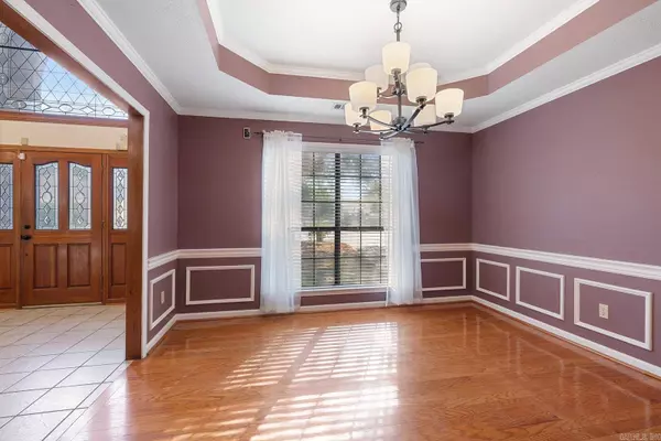 8 Edgewater Cove, Maumelle, AR 72113