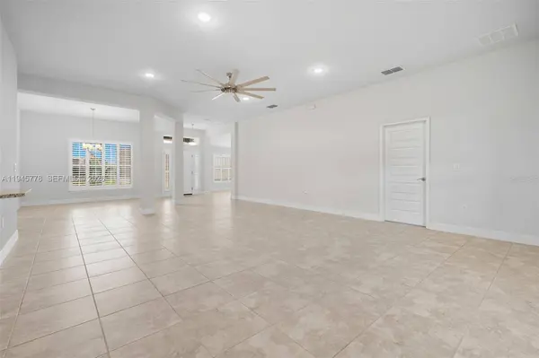 5467 KNIGHTS LANDING DR, Other City - In The State Of Florida, FL 33810
