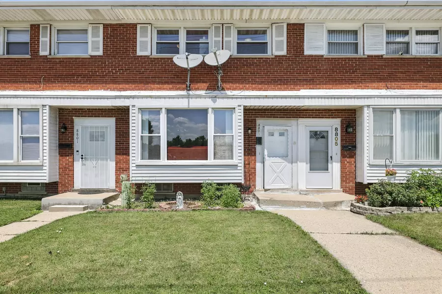 8803 N Grand St, Niles, IL 60714-1606