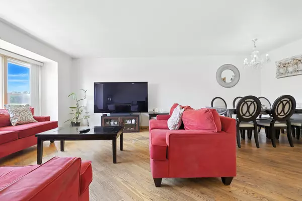 Niles, IL 60714-1606,8803 N Grand St