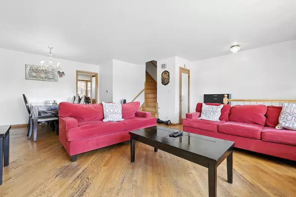 Niles, IL 60714-1606,8803 N Grand St