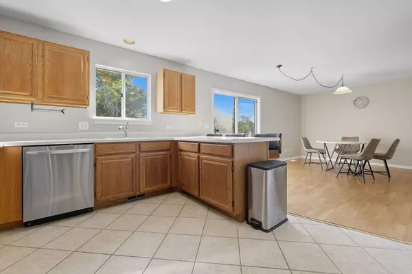 93 Berkshire CT, Gurnee, IL 60031