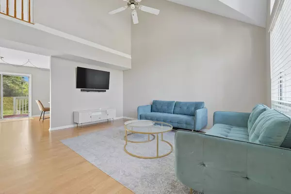 93 Berkshire CT, Gurnee, IL 60031