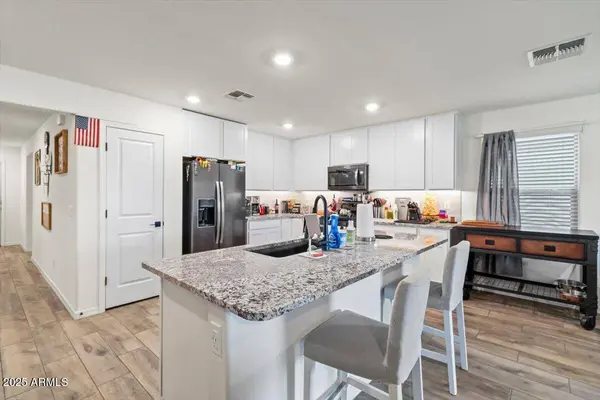 17461 W MOLLY Lane, Surprise, AZ 85387