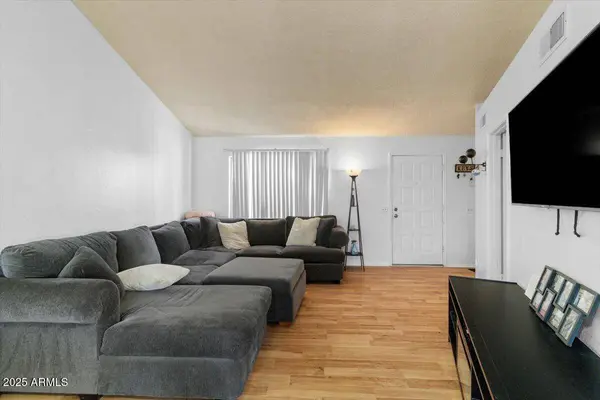 3004 W IRMA Lane, Phoenix, AZ 85027