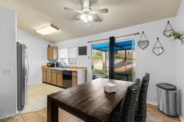 3004 W IRMA Lane, Phoenix, AZ 85027