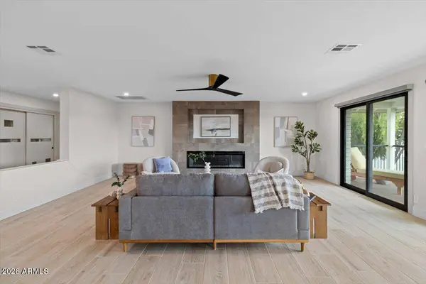 15615 N 8TH Place, Phoenix, AZ 85022