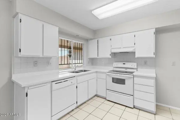 11007 W THUNDERBIRD Boulevard, Sun City, AZ 85351