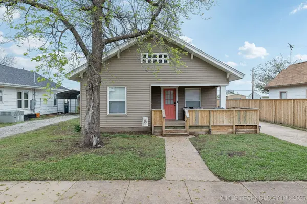 726 E Walnut ST, Cushing, OK 74023