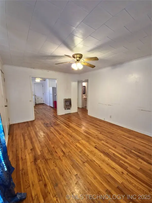 616 E Cherry ST, Cushing, OK 74023