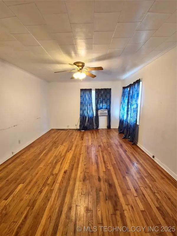 616 E Cherry ST, Cushing, OK 74023