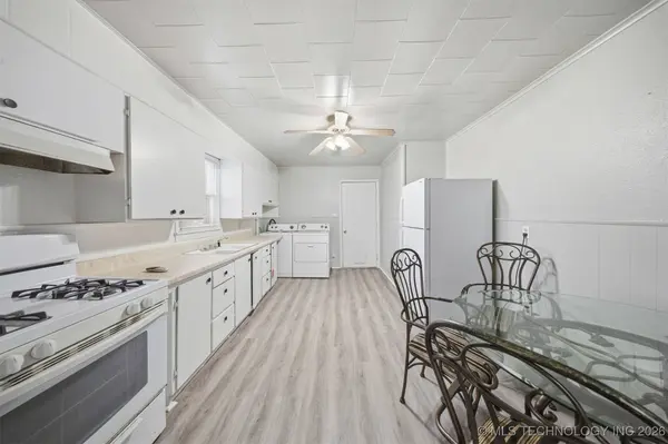 616 E Cherry ST, Cushing, OK 74023