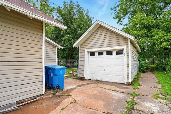 850 E Moses ST, Cushing, OK 74023