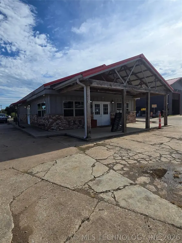 302 E Main ST, Cushing, OK 74023
