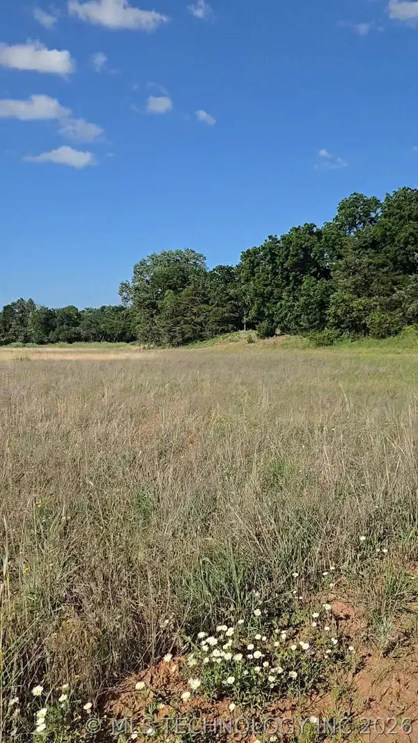 5505 S Riverside, Yale, OK 74085