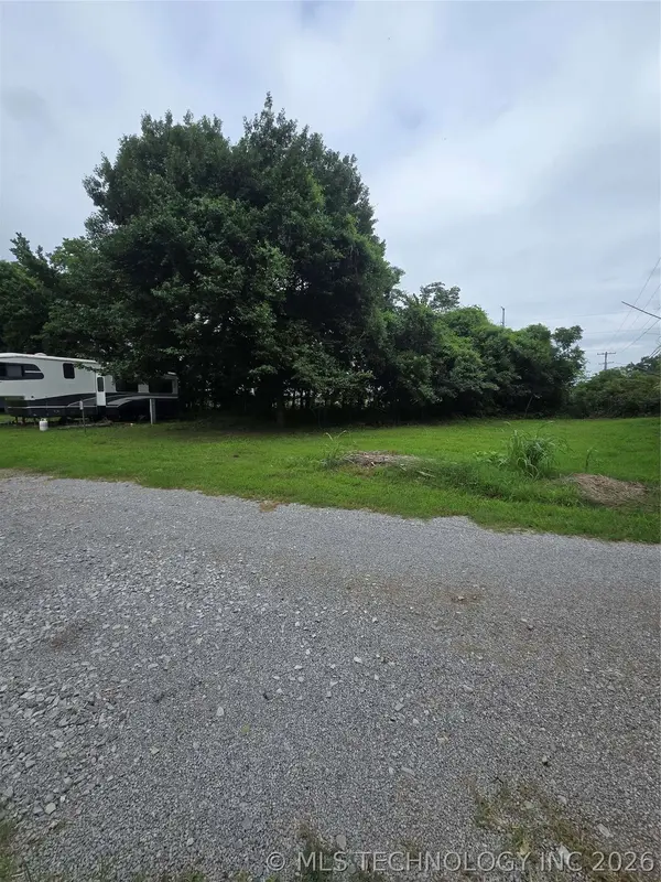 2600 S Norfolk RD, Yale, OK 74023