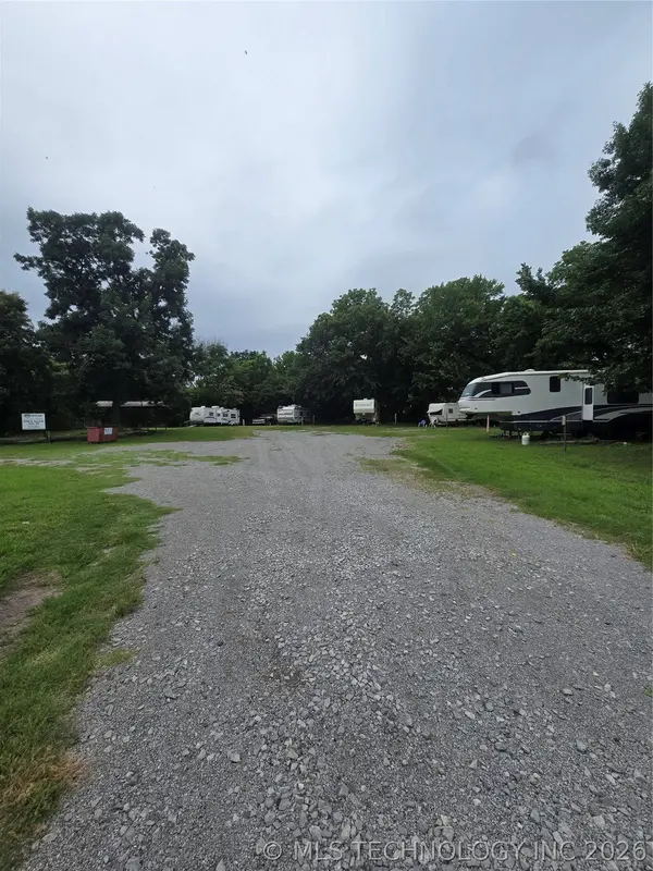 2600 S Norfolk RD, Yale, OK 74023
