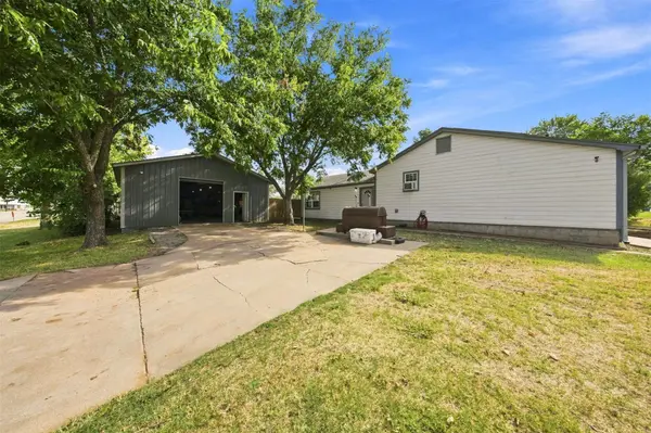 1408 E Cherry ST E, Cushing, OK 74023