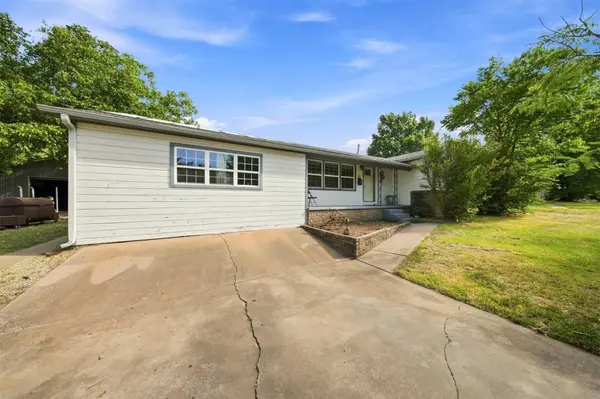 1408 E Cherry ST E, Cushing, OK 74023
