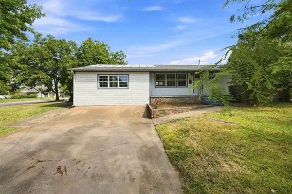 1408 E Cherry ST E, Cushing, OK 74023