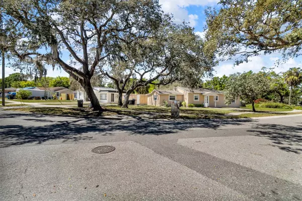 1796 HARBOR DR, Clearwater, FL 33755