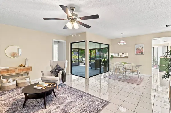 10311 CHADBOURNE DR, Tampa, FL 33624
