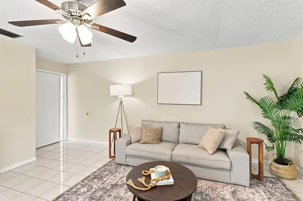 10311 CHADBOURNE DR, Tampa, FL 33624